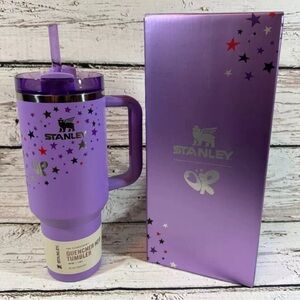 Olivia Rodrigo Stanley with box